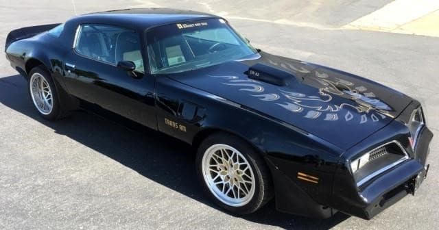 Una de sus “joyas” era un 1978 Pontiac Trans Am que el actor Burt Reynolds adquirió como recuerdo del auto que condujo en la película ‘Smokey and the Bandit’.