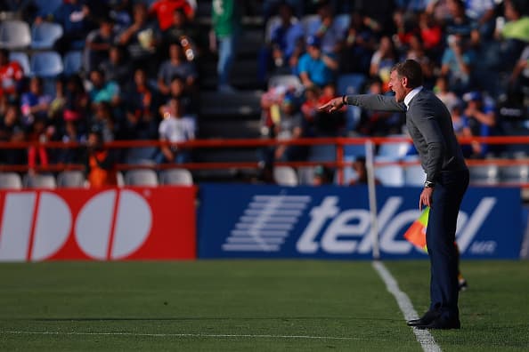 Martín Palermo se mostró inquieto durante gran parte del partido a pesar de que su escuadra mantuvo control del mismo de principio a fin.