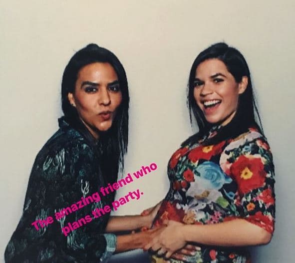 Y no podía faltar el reconocimiento a la amiga que le organizó la fiesta.