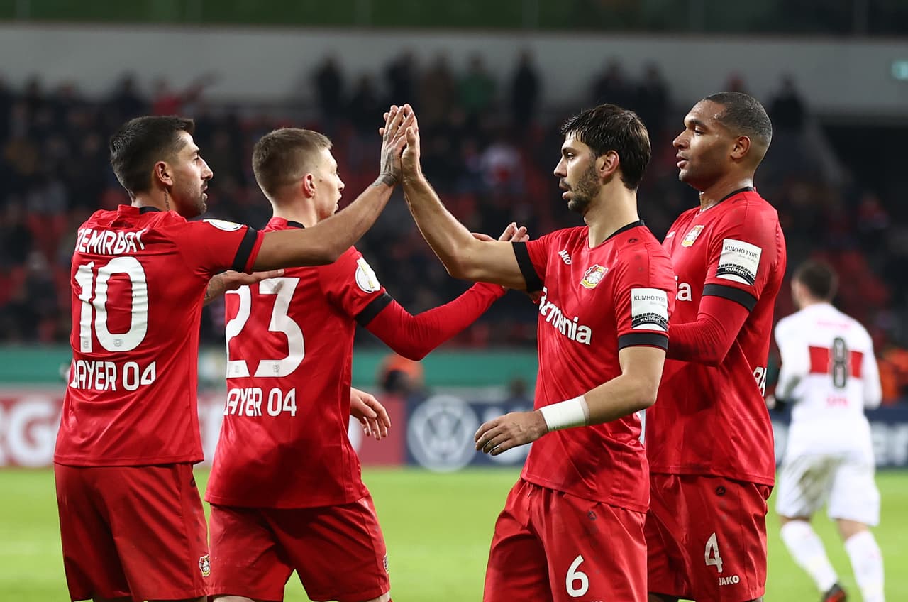 Fabian Bredlow (71’) abrió el marcador con un gol en su propia portería. Alario (83’) anotó el 2-0 para los de casa y Wamangituka (85’) anotó el descuento.
