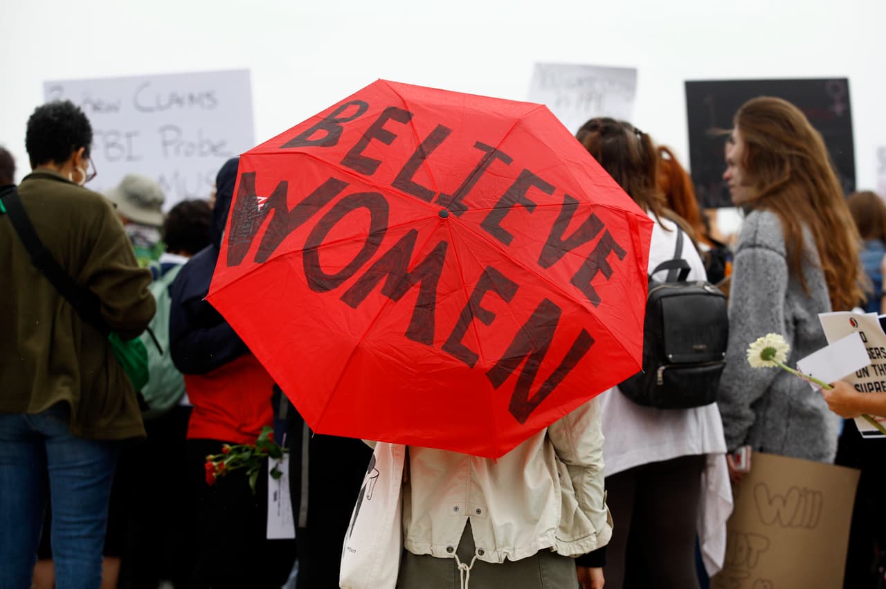 <b>"Créanle a las mujeres": </b>el pedido de quienes se oponen a la confirmación de Kavanaugh este jueves a las afueras del Capitolio.