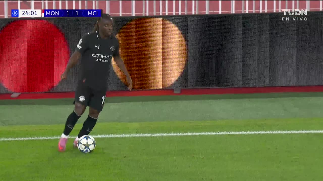 ¡TIRO ATAJADO! disparo por Bernardo Silva.