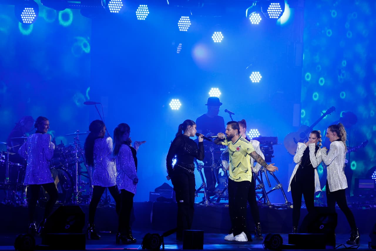 Pese a la controversia, el cantante le puso el sabor latino a la fiesta mundialista que arrancó este fin de semana. 
<br>