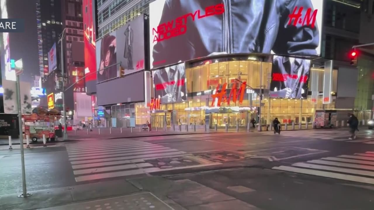 Apuñalan a un hombre en Times Square y detienen a un sospechoso