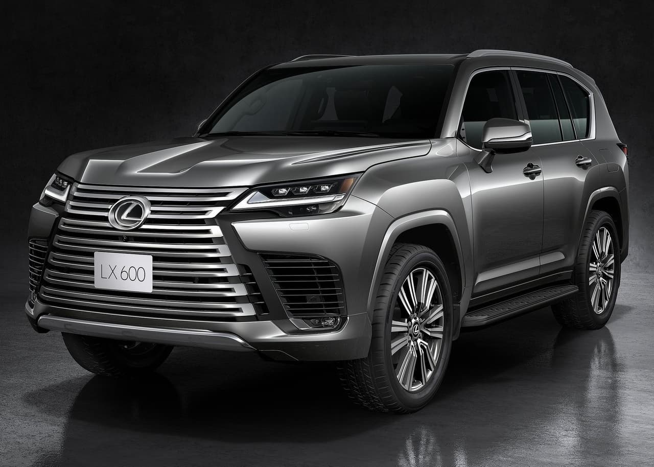 <h3 class="cms-H3-H3"><b>Lexus LX 2022</b></h3>
<br>
<br>Aunque la nueva Toyota Land Cruiser no estará a la venta en Estados Unidos, la que sí llegará a los concesionarios del país es la Lexus LX 600 2022. Esta camioneta toma como base al popular modelo de Toyota y adicionalmente incluye el estilo característico de Lexus para convertirla en una SUV aún más lujosa. Su motor es un V6 de 3.5 litros doble turbo con el que produce 409 caballos de fuerza y 479 lb-pie de torque. Está programada para salir al mercado a inicios de 2022 y aunque todavía se desconoce su precio inicial, se espera que ronde los 90,000 dólares.
<br>
