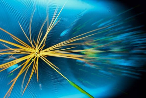 4 de julio. El Centro Europeo de Física anuncia el descubrimiento de lo que podría ser el Bosón de Higgs o Partícula de Dios. El descubrimiento abre una nueva puerta al mundo de la ciencia, pero también aumenta los temores de los detractores del hallazgo que temen la apertura de una fisura que ponga en peligro la existencia de la humanidad.