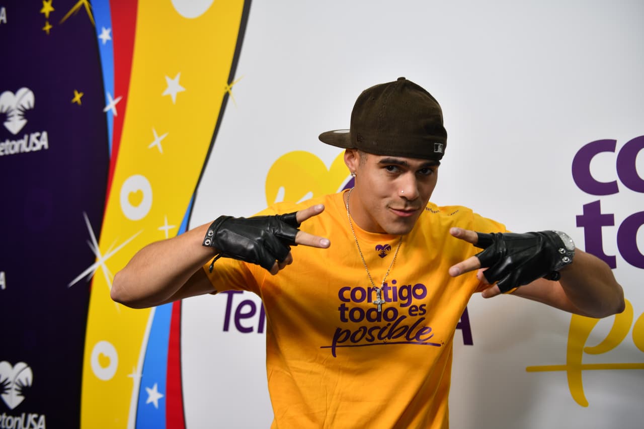 Zabdiel, ex integrante de CNCO, cantó sus sencillos 'Película' y 'Aventura'.