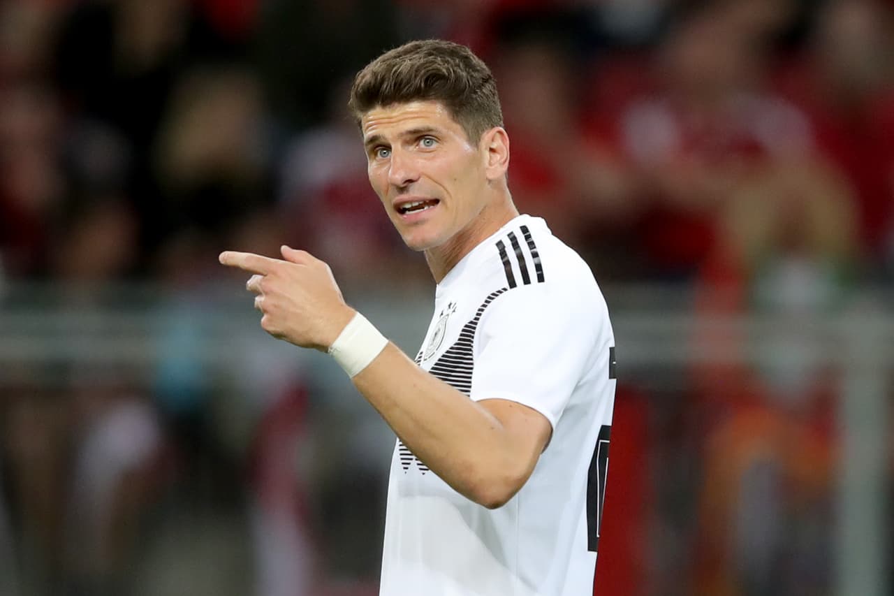 <b>Delanteros:</b> Mario Gómez (Stuttgart)