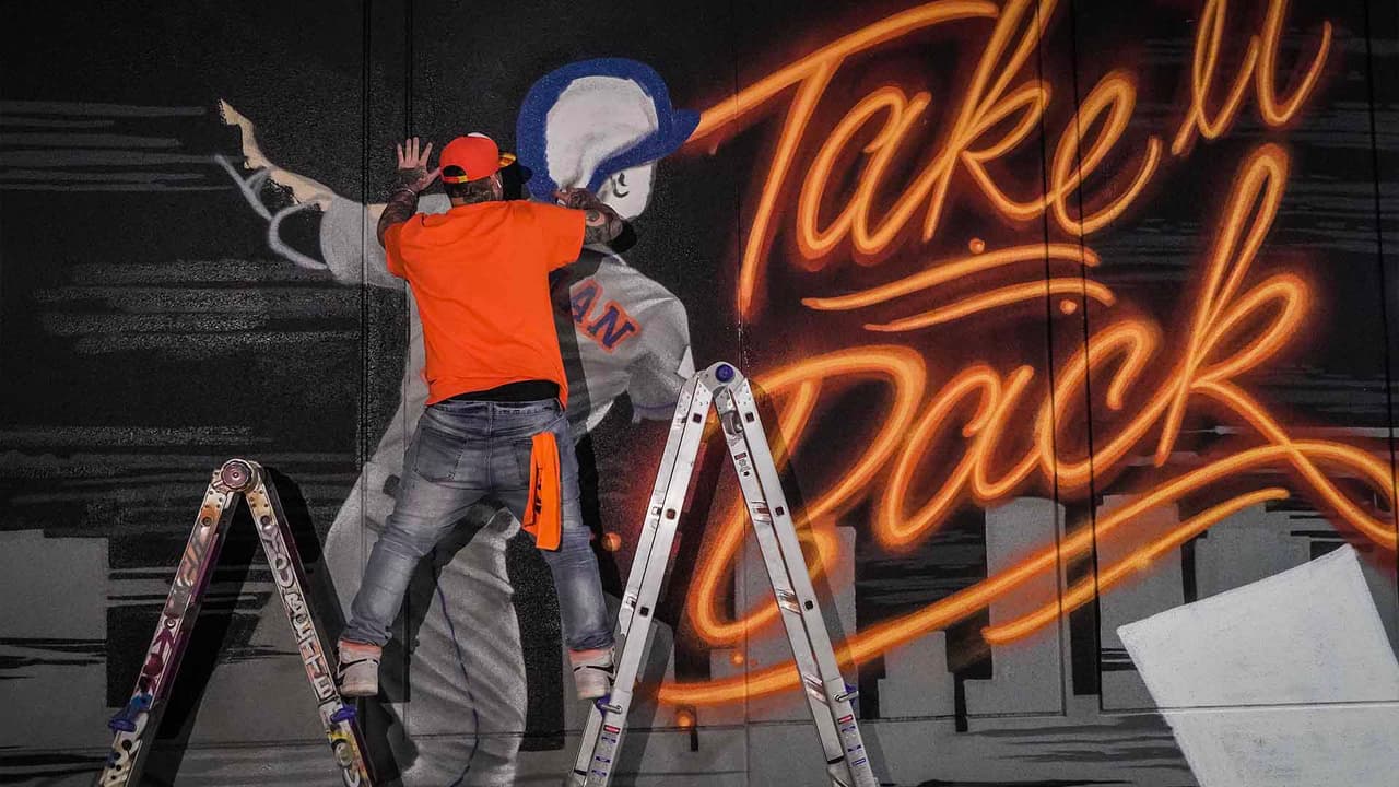 Cada victoria de los Astros durante la post temporada ha tenido un mural en diferentes lugares de Houston.