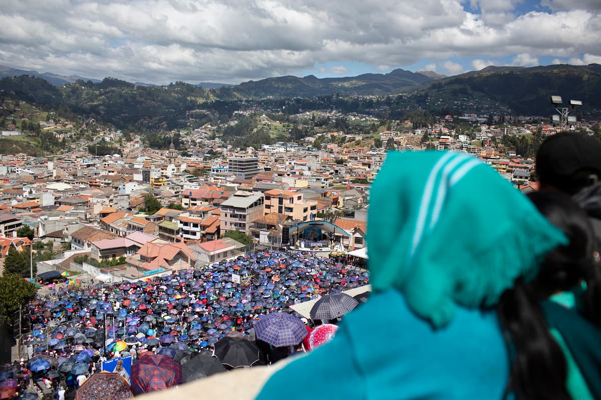 Las ceremonias religiosas convocan a miles de feligreses al santuario de la Virgen de la Nube en Azoguez.