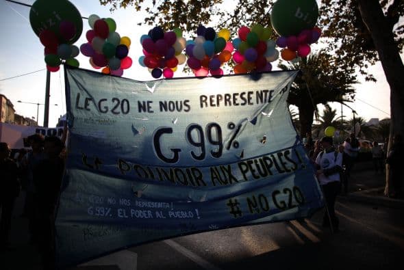 Para evitar algún tipo de incidente, varios comercios prefirieron cerrar sus puertas, incluso con placas de madera.