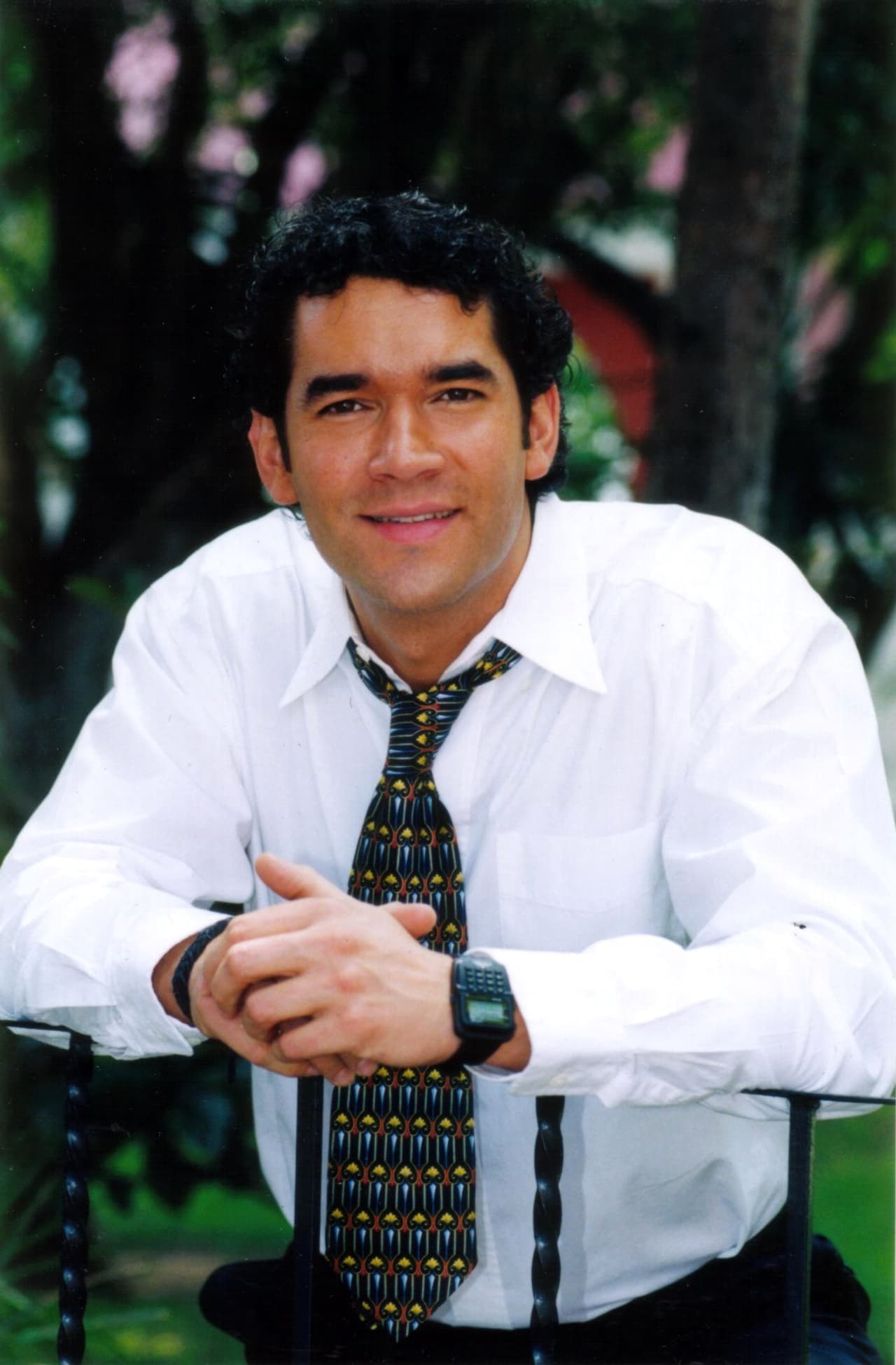 "Él se hizo estrella muy rápido porque era impresionantemente guapo, y la voz, la voz. La gente me pedía fotos en la luna de miel, o sea en Singapur", dijo.