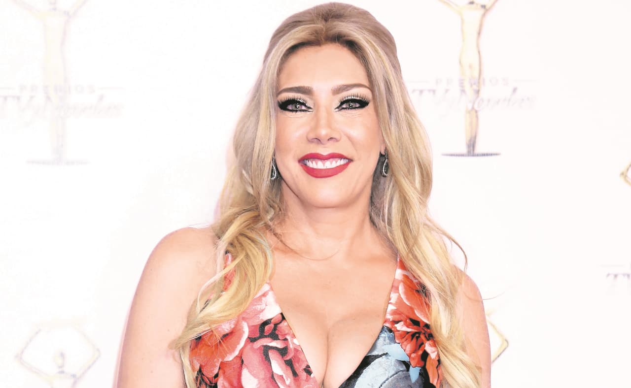 Es la magistral villana de la televisión, pero en la vida real, Cynthia Klitbo (1967) es una mujer centrada, alegre y de gran inteligencia que suma a su belleza natural.