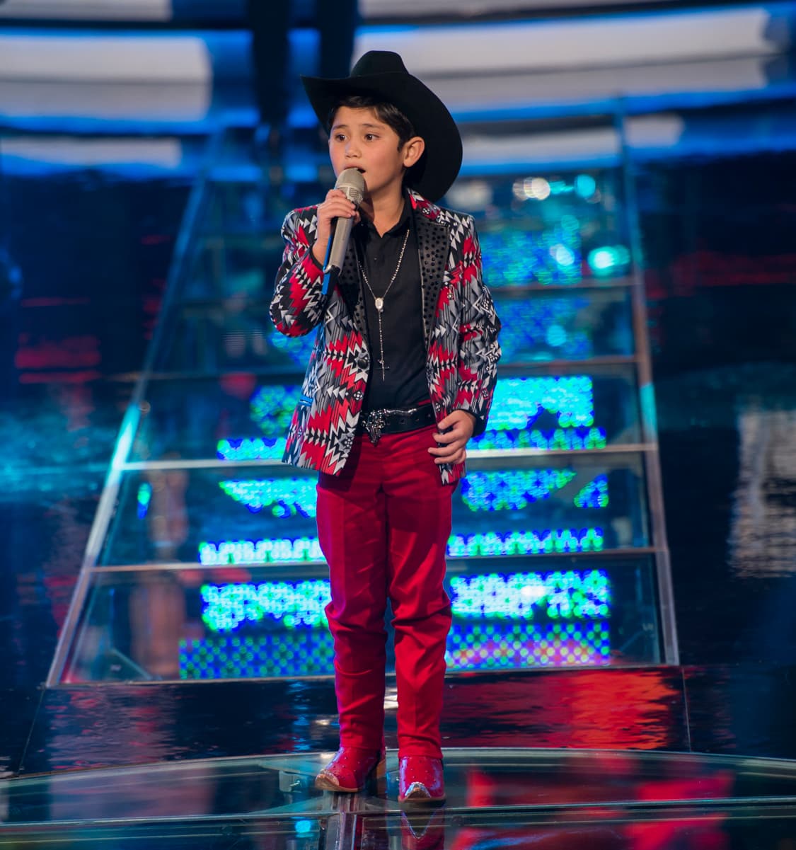 Gran lluvia de estrellas se dio cita, Carlos Rivera, Julión Álvarez, Ricardo Montaner, Moderatto, Kumbia All Starz y La Sonora Dinamita formaron parte de los musicales. La gran sorpresa de la noche fue el reencuentro de Pee Wee con los Kumbia All Starz, quien por desgracia fue el primer capitán eliminado junto con la Familia Gómez.