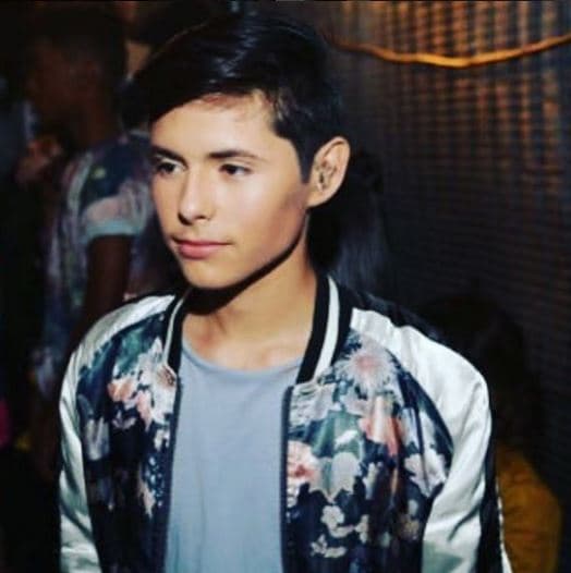 Sus platos favoritos son: tacos, enchiladas y el spaguetti.