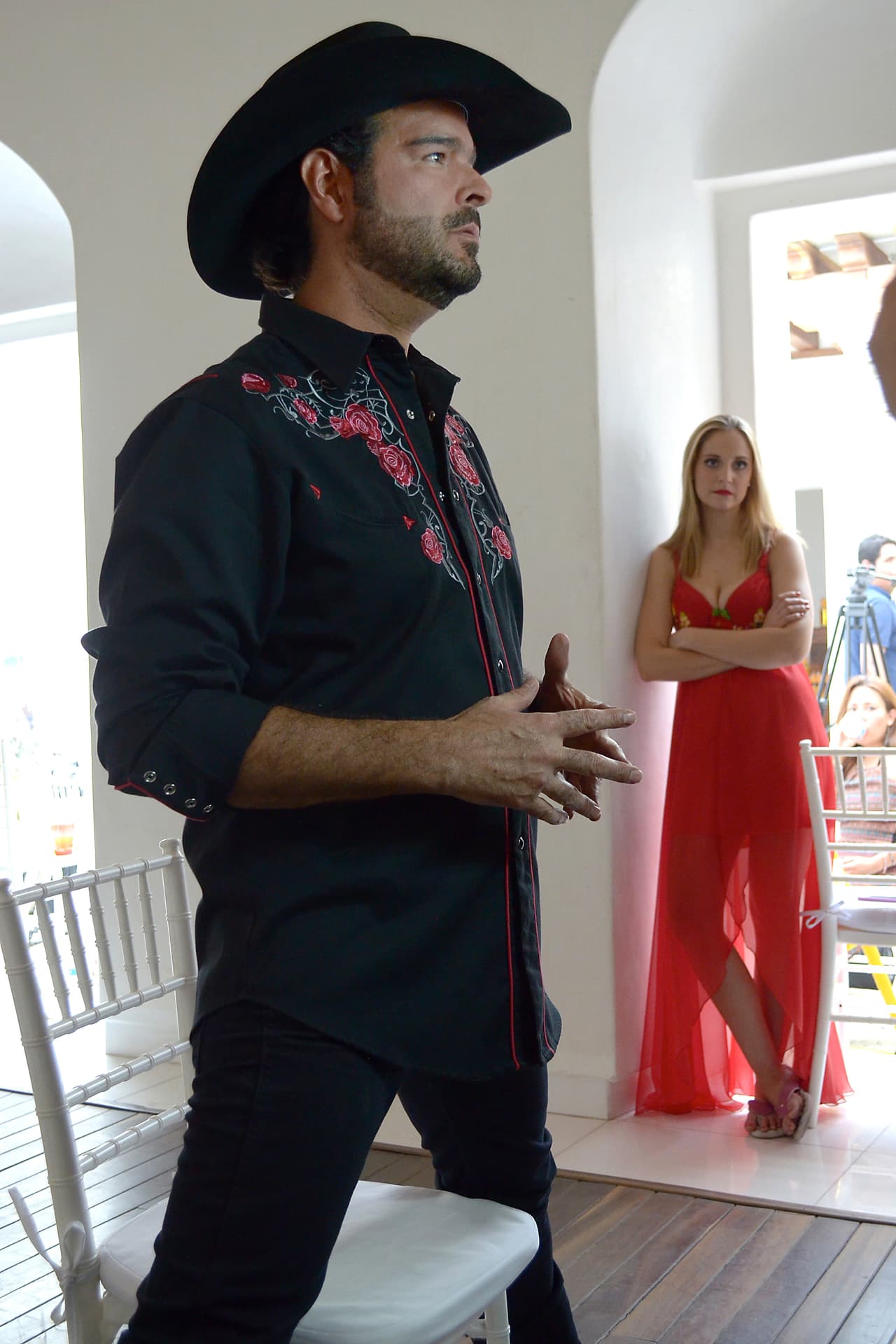 La restricción fue expedida en 2019 por la Fiscalía Especializada en Delitos Contra la Mujer por razones de género en el estado de Quintana Roo, pero reiteró que no procedió y aseguró que 
<b>"jamás, nunca" la ha violentado.</b>
<br>