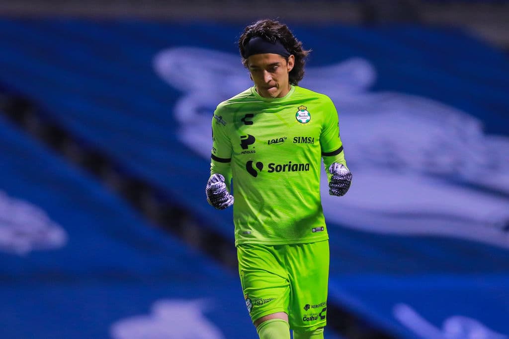 Carlos Acevedo se consolidó como el portero titular de Santos Laguna.