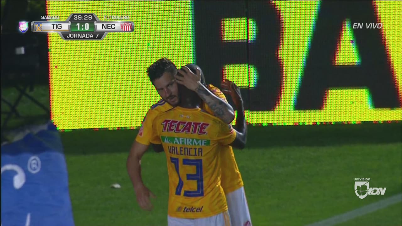 ¡Golazo de Tigres, golazo de Gingac! Con taconazo, el francés abre el marcador