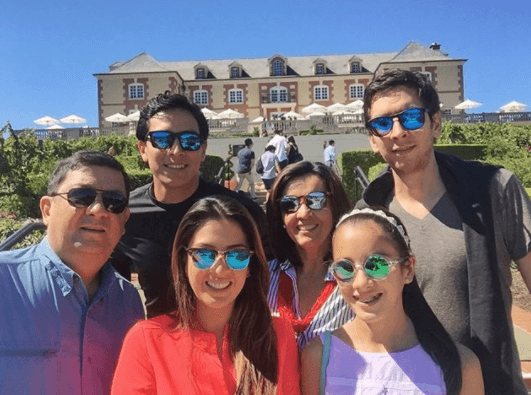 Como la más pequeña de la casa Hena es muy especial para todos, pero el hecho de que llegue a los 15 años hace este día más significativo.