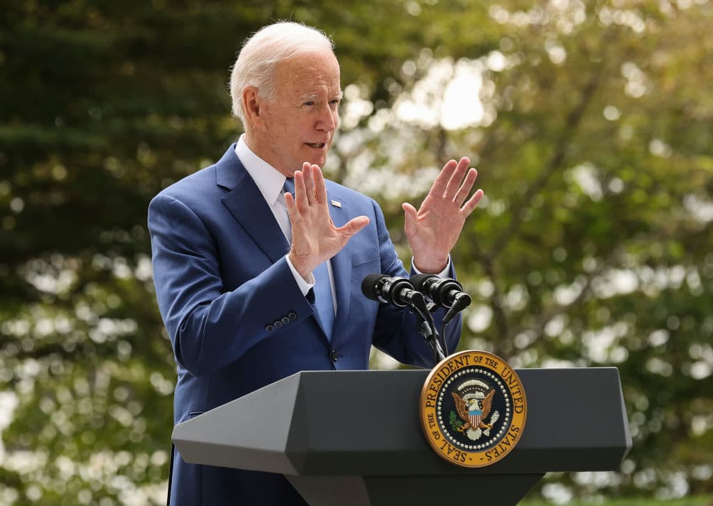 Es por esto, que Joe Biden anunciará que cadenas como Walmart, FedEx y UPS iniciarán labores de 24 horas, los siete días de la semana.