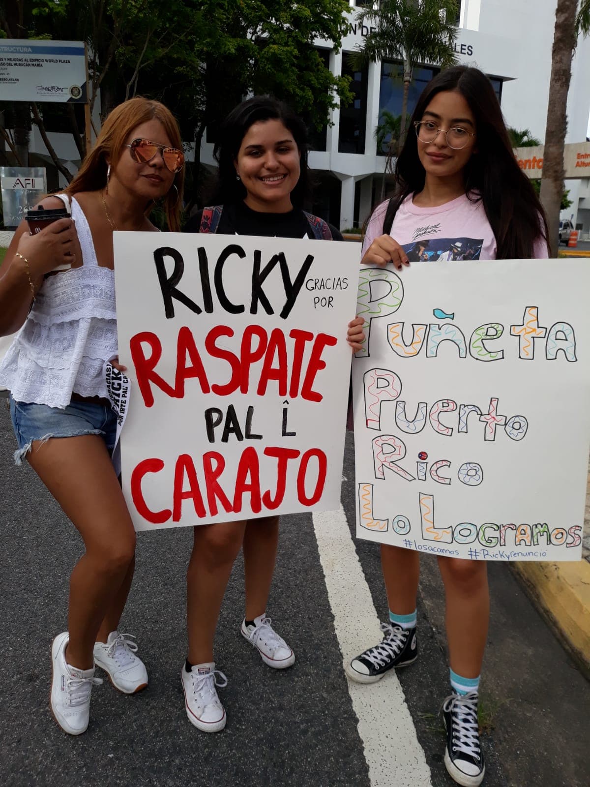 Los puertorriqueños marcharon desde la Milla de Oro en Hato Rey hasta el estadio Hiram Bithorn para celebrar la renuncia del gobernador Ricardo Rosselló. La marcha fue impulsada en las redes sociales por René Pérez "Residente". Hasta la celebración llegaron personas de toda la Isla.