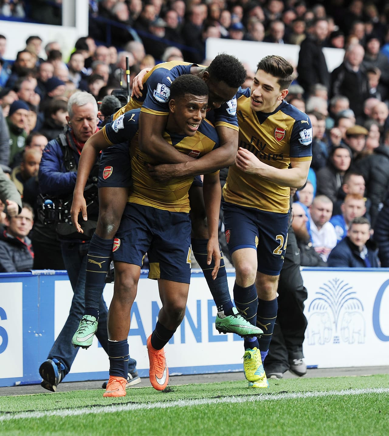 Everton 0-2 Arsenal: Los 'Gunners' se sobreponen al fracaso europeo en Goodison Park