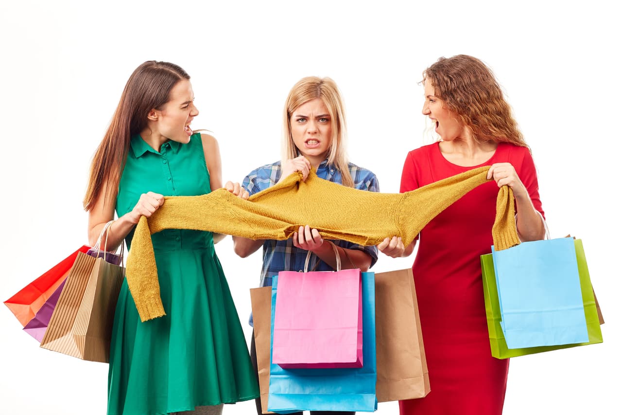 <b>Defiende lo que te pertenece. </b>No permitas que nadie trate de arrebatarte el producto por el que tanto llevabas esperando. Una vez que lo tengas en tus manos no lo sueltes y busca la manera de acercarte lo más rápido posible a las cajas.