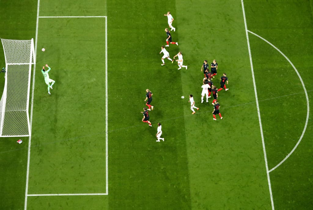 El esférico entró muy cerca del vertical izquierdo de Croacia, con los defensas como espectadores de lujo y el arquero sufriendo su impotencia.