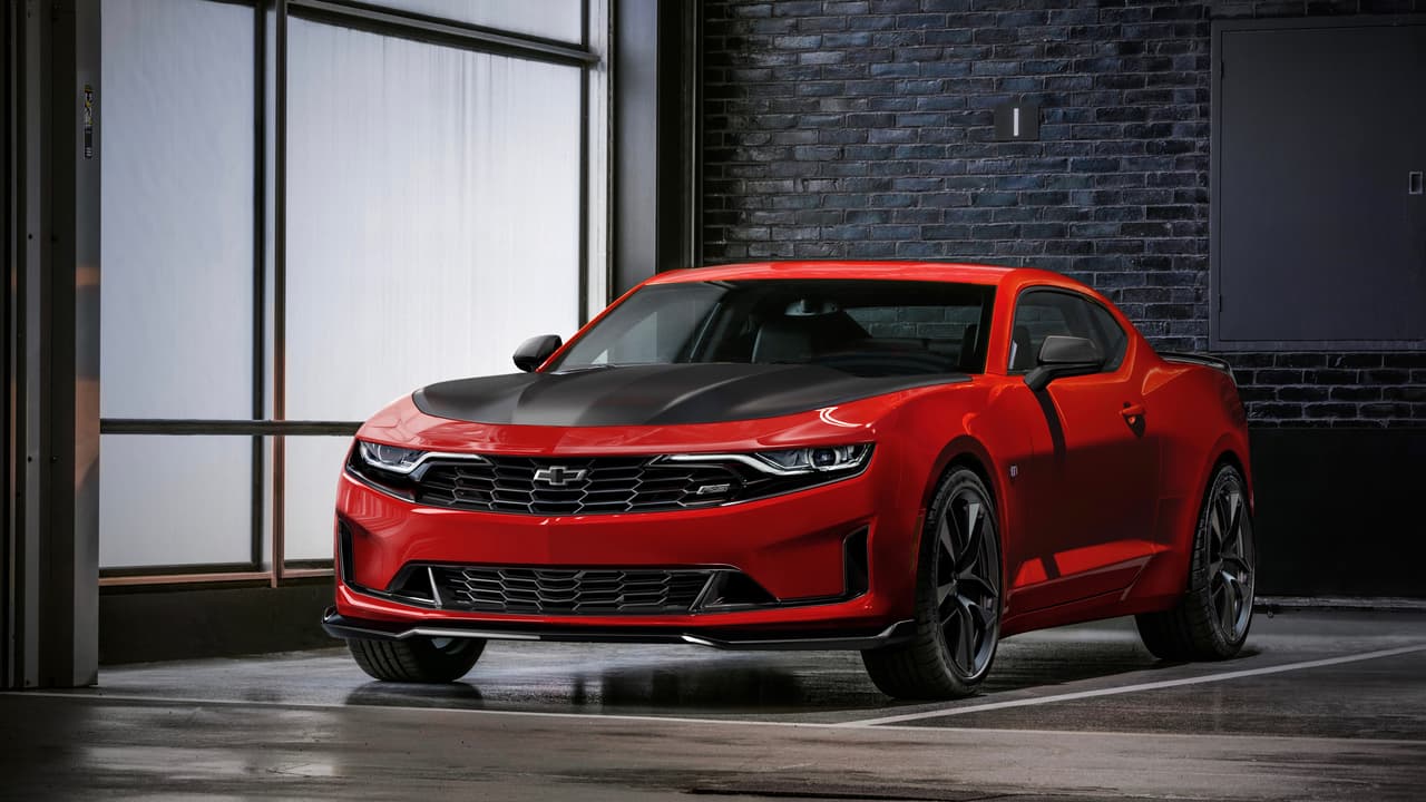 <h3 class="cms-h3-H3">Chevrolet Camaro - ventas 2017.</h3>
<br>
<br>En 2017 el Chevrolet logró colocar un total de 
<b>67,940 unidades </b>del Camaro, un número significativamente menor que las unidades que vendió Ford del Mustang. ¿Logrará el Camaro descontar la ventaja? Dejennos sus comentarios en la página 
<a href="https://www.facebook.com/univisionautos/" target="_blank">Facebook de Univision Autos</a>.
