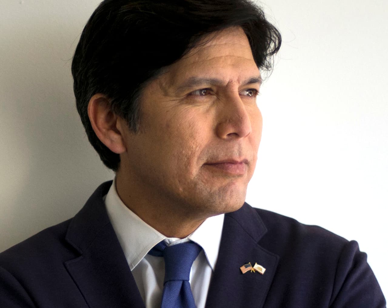 Kevin de León gana el respaldo demócrata y promete impulsar una reforma migratoria en DC