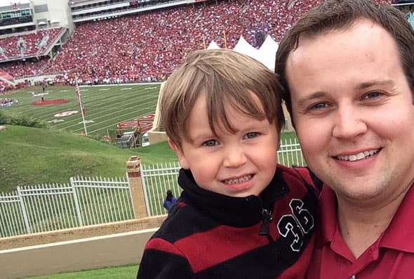 La familia Duggar replica que este incidente de abuso sexual de menores los ayudó como familia a apoyarse más en su religión.