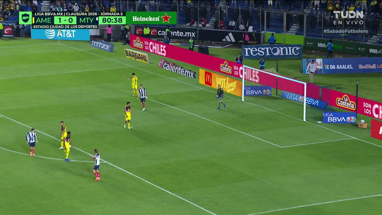 ¡TIRO ATAJADO! disparo por Iker Fimbres.