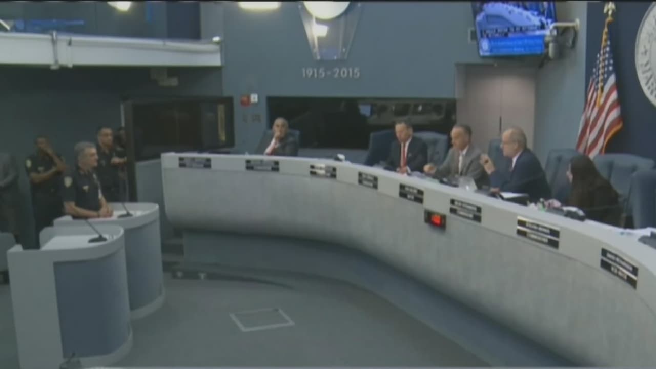 Alcalde de Miami Beach propone limitar la venta de licor hasta las 2:00 am en Spring Break