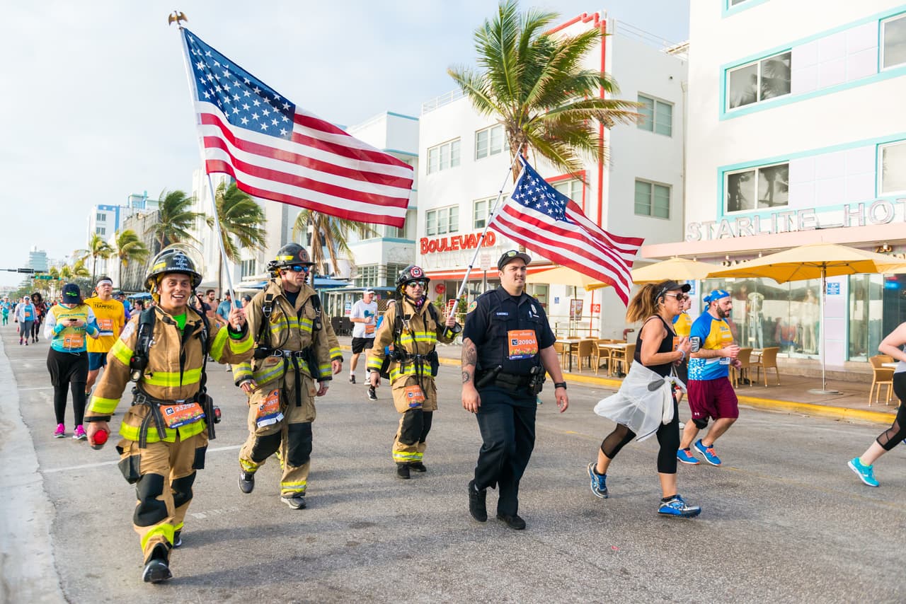 Son más de 22,000 personas quienes vienen de los 50 estados de Estados Unidos y de 80 países de todas partes del mundo.