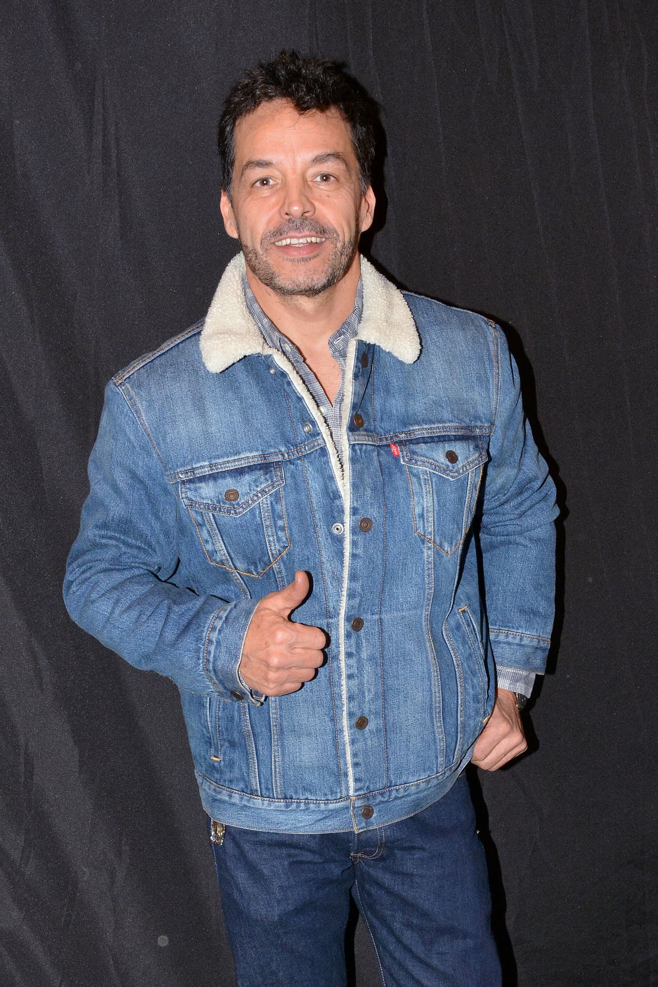 El actor explicó que 'la gota que derramó el vaso' en su ruptura fueron las 
<b>declaraciones que dio su hija Tania María Vázquez </b>a la revista TVNotas, donde ventiló que, supuestamente, 
<a href="https://www.univision.com/famosos/hija-isela-vega-shaula-vega-abandono-nina">Shaula</a> no estuvo mucho tiempo al lado de la actriz durante su enfermedad y le 
<b>quitó la camioneta</b> en la que transportaban a Isela Vega a sus quimioterapias.
<br>