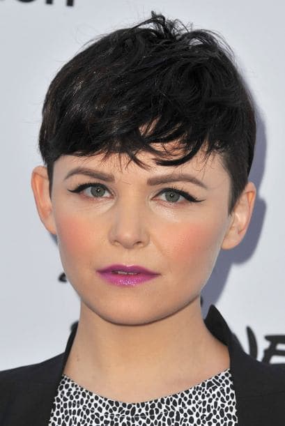 ¡El delineado ‘cat eyes’ sigue siendo tendencia esta primavera! A pesar de ser un delineado súper característico, puedes dale vida y reinventarlo al jugar con el grueso de la línea para lucir de una manera diferente este súper ‘make up’.