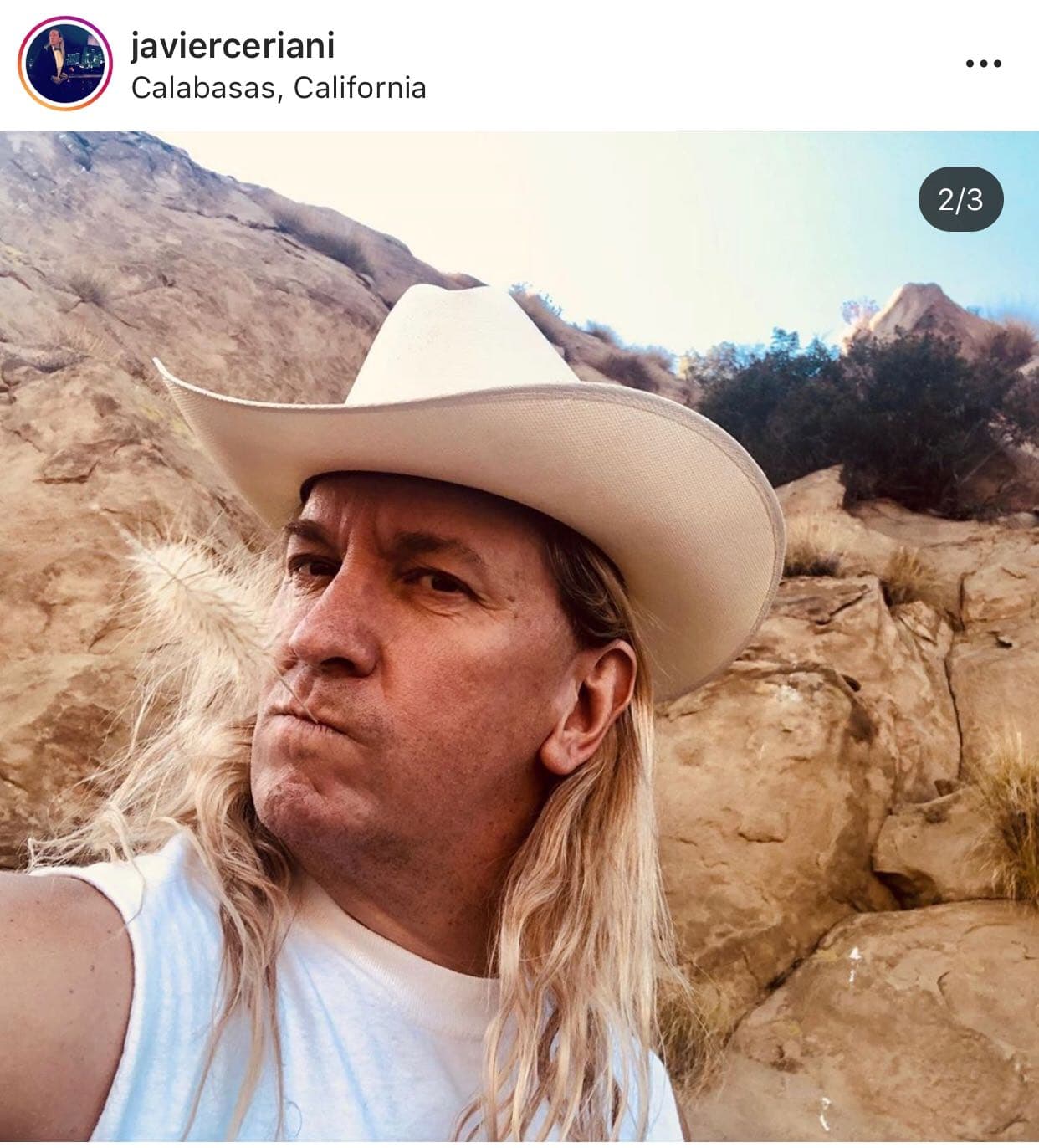 El jueves 3 de octubre, el periodista argentino Javier Ceriani (foto) afirmó en el programa mexicano 
<b><a href="https://www.youtube.com/watch?v=7AT1pJIvCOo&feature=youtu.be" target="_blank">'De primera mano'</a></b> que el actor y diputado 
<b>Sergio Mayer es quien las ha cobrado.</b>