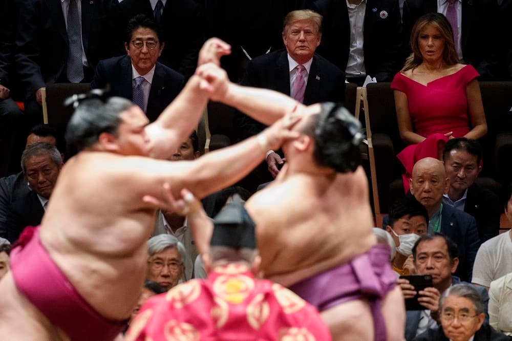 La pelea fue el acto final de un evento que había atraído gran atención en Japón, por lo inusual de la presencia de un gobernante estadounidense, y formó parte de las actividades programadas durante la visita oficial que Trump comenzó este sábado y concluirá el martes.