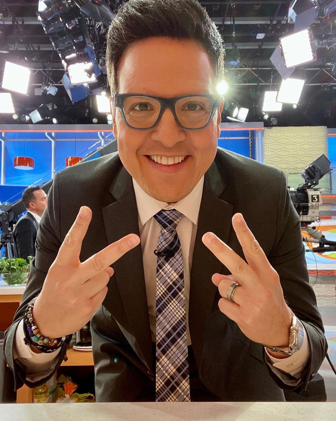 Con esta gran sonrisa de Raúl, y todo el poder que irradia, nos despedimos por esta semana, pero ten la certeza que seguiremos cerquita de ti y la luz al final del túnel cada vez se ve más clara.