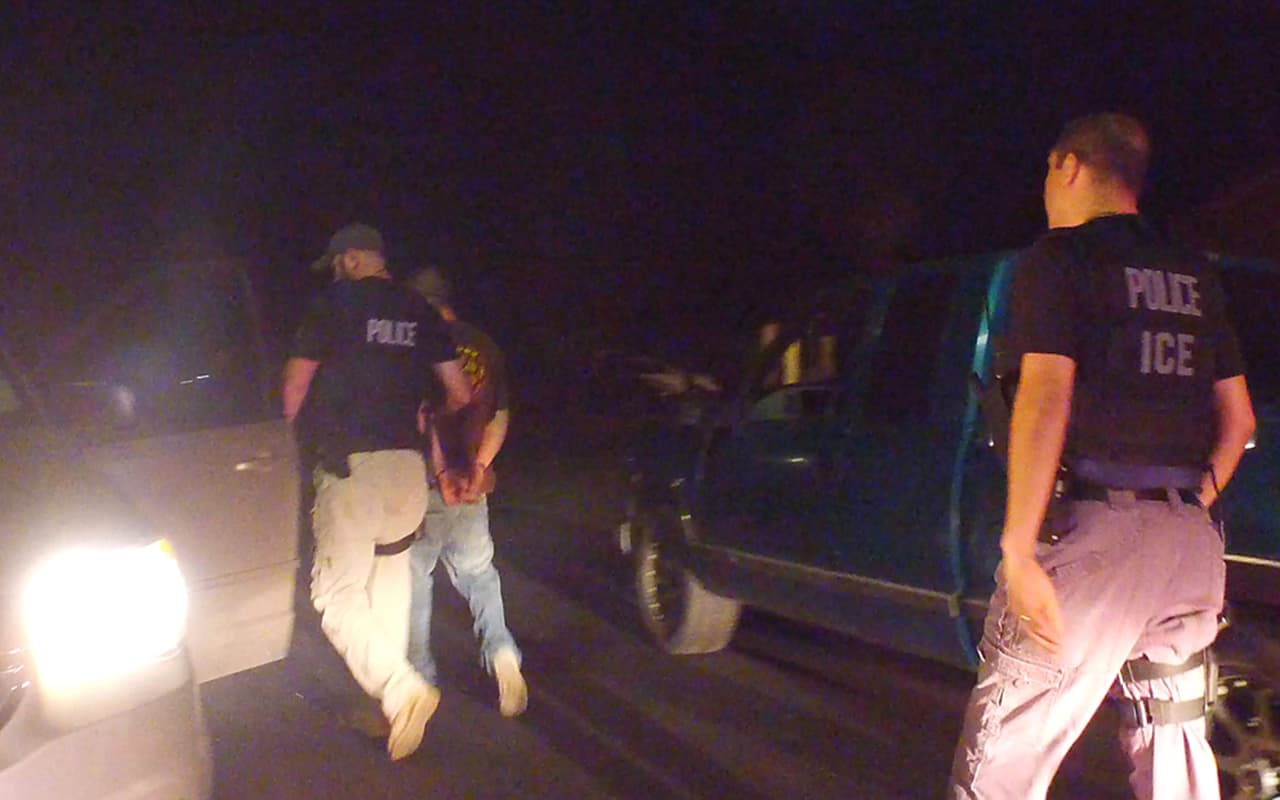 Mexico opens immigrant "Defense Centers" at consulates in the US