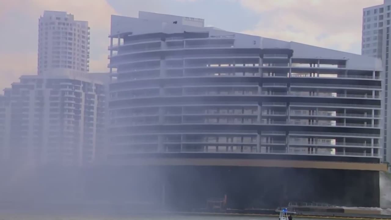 Implosión del hotel Mandarin Oriental cierra 26 años de historia