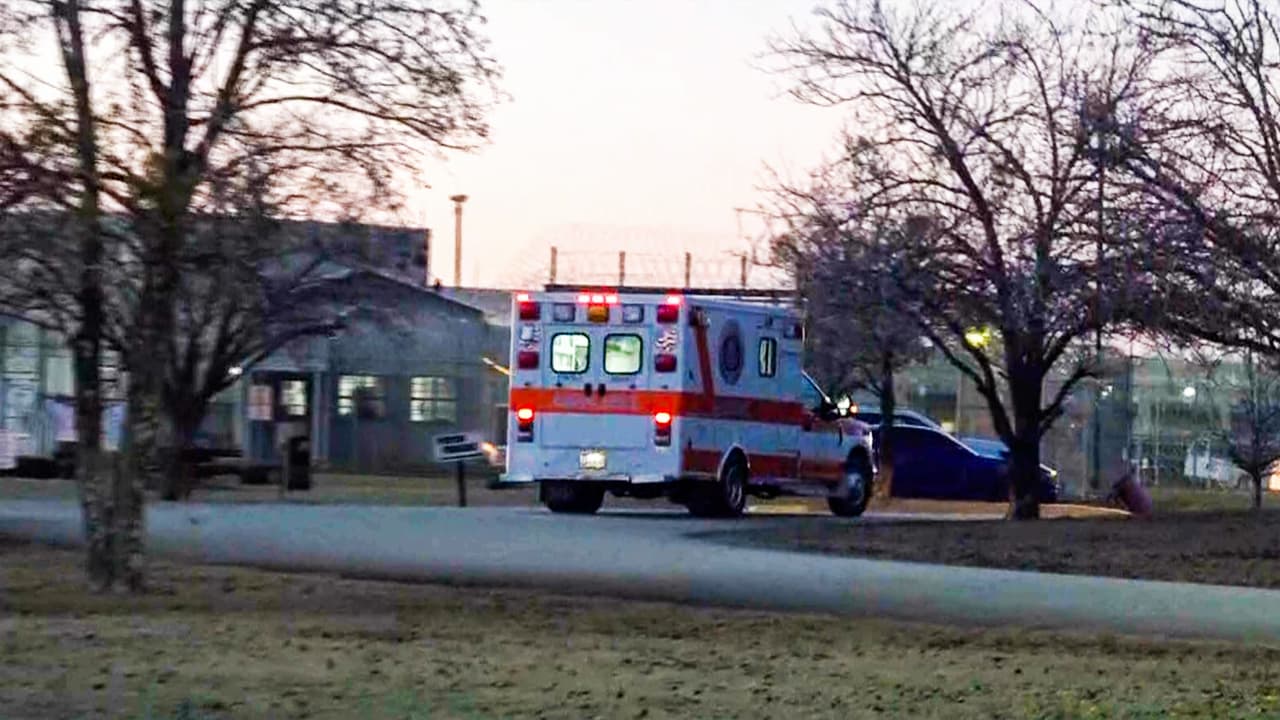 Confirman tres reclusos muertos tras revuelta en una prisión de Georgia