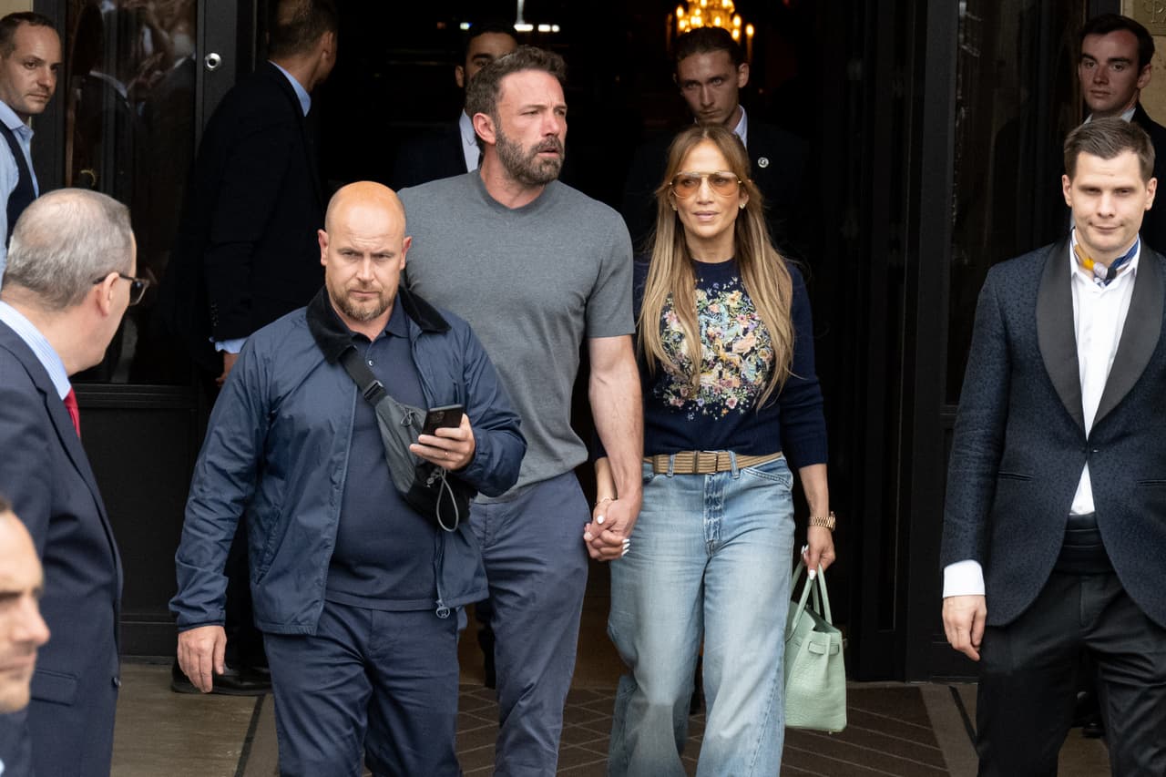 También vistió unos tacones personalizados de Dolce & Gabbana y un bolso Hermes Birkin Alligator verde menta, de 
<b>80 mil dólares.</b>
<br>