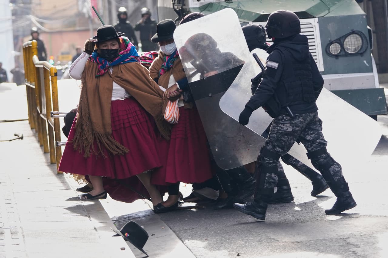 La falta dé combustible y las fuertes protestas agudizan la crisis en Bolivia