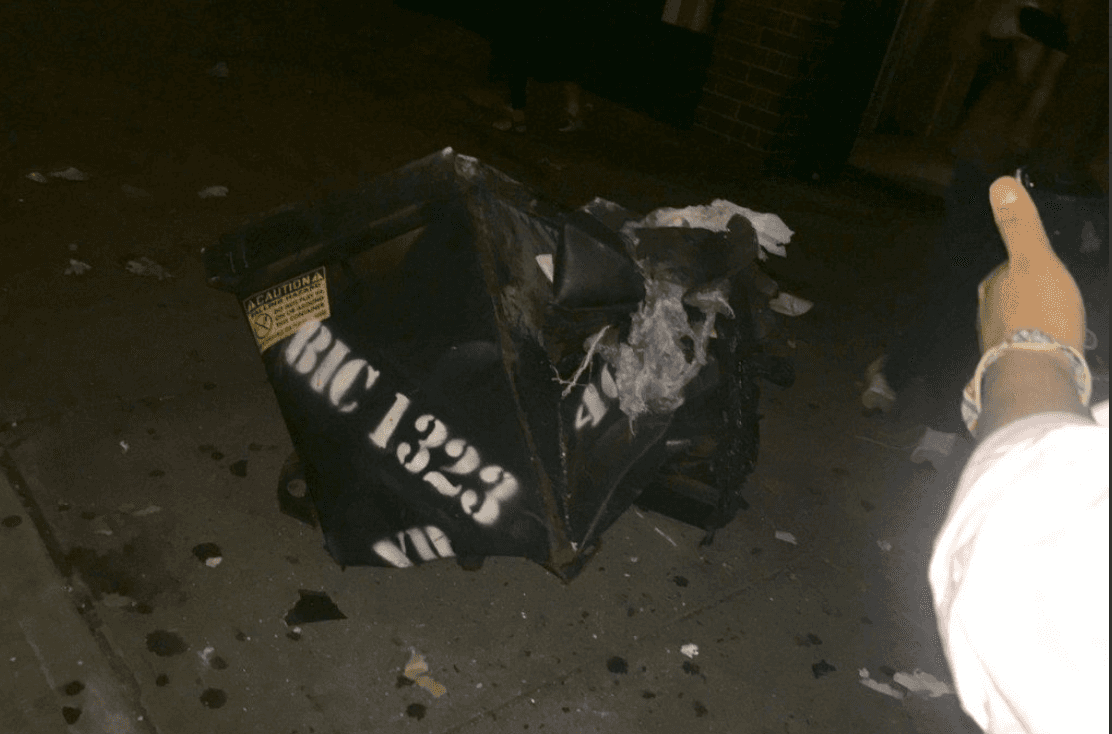 Así quedó el bote de basura que publicó el jefe Waters.