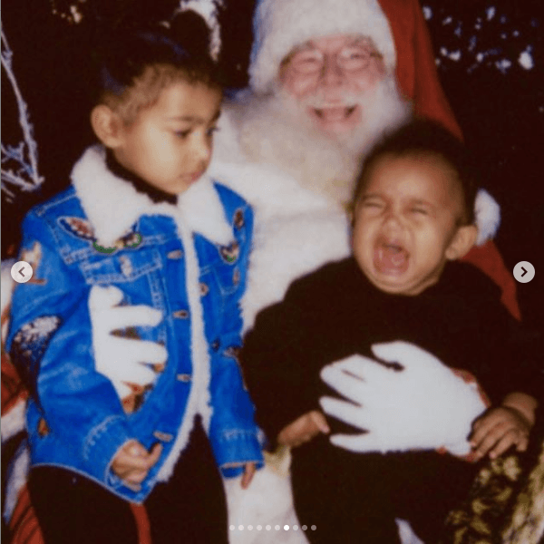 Kris Jenner también formó parte del festejo en Instagram. Lo hizo con una amplia 
<b><a href="https://www.instagram.com/p/B5sYYYbJ0MP/" target="_blank">galería de fotos</a></b>, en la que expuso simpáticos momentos de Saint, como su llanto al estar junto a Santa Claus y su hermana mayor North.