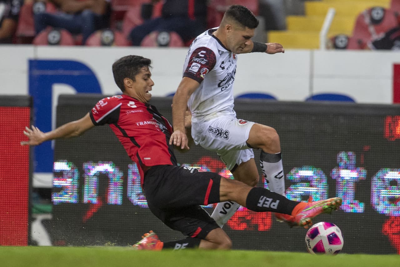 Mauro Manotas y Erick Castillo son los hombres que consiguen la victoria 0-2 de Tijuana sobre Atlas.
