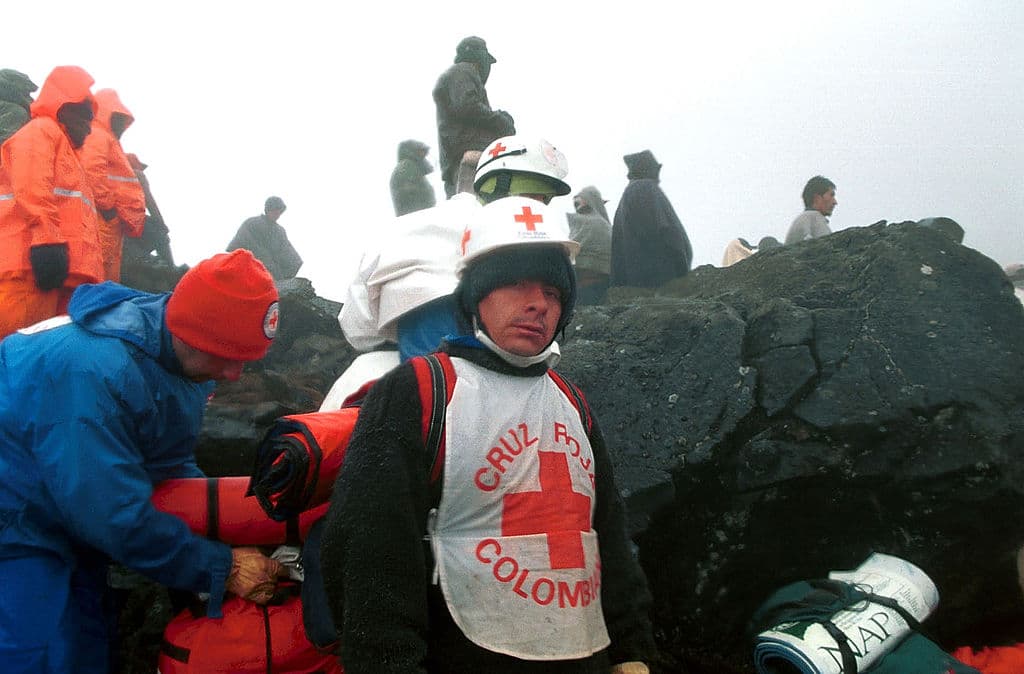 15. El narcotraficante Pablo Escobar es declarado culpable de una bomba en el vuelo 203 de Avianca, en Bogotá, Colombia.