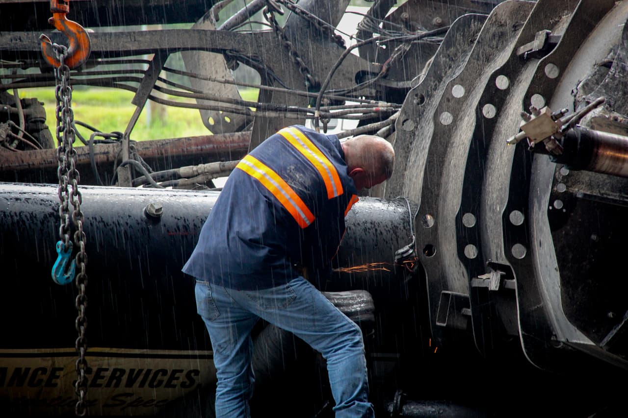 Debe asegurarse que los limpiaparabrisas también estén funcionando adecuadamente, manten la distancia entre automóviles. Mira
<b><a href="https://www.univision.com/local/houston-kxln/aaa-texas-brinda-recomendaciones-para-conducir-de-forma-segura-durante-las-tormentas-de-houston-fotos" target="_blank">más recomendaciones</a></b> aquí.
