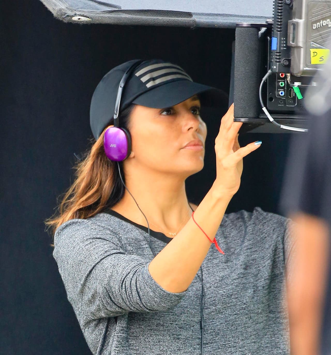 Concentrada y dedicada al 100%.